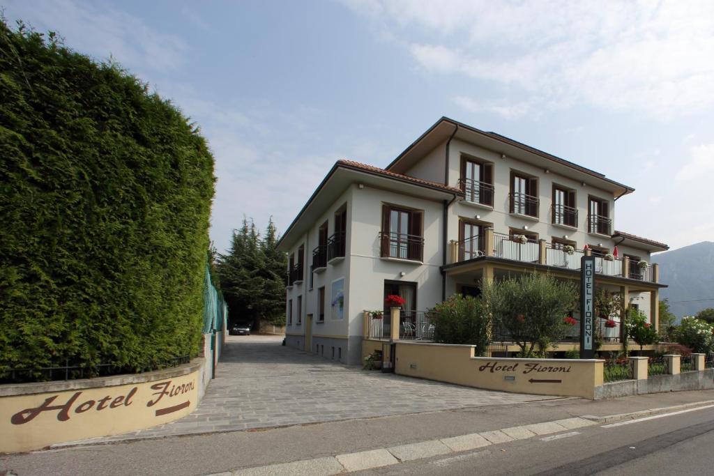 Hotel Fioroni ベッラージョ エクステリア 写真
