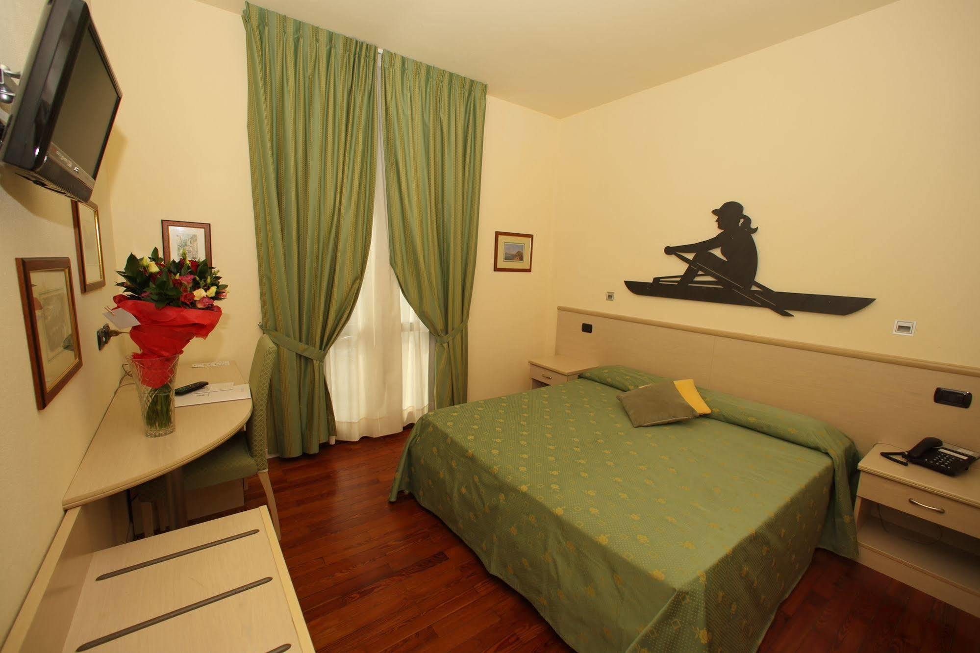 Hotel Fioroni ベッラージョ エクステリア 写真