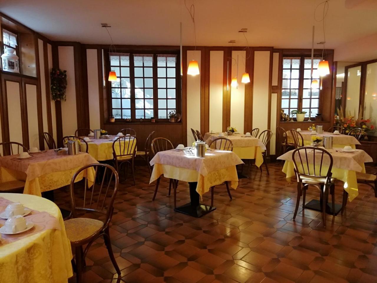 Hotel Fioroni ベッラージョ エクステリア 写真