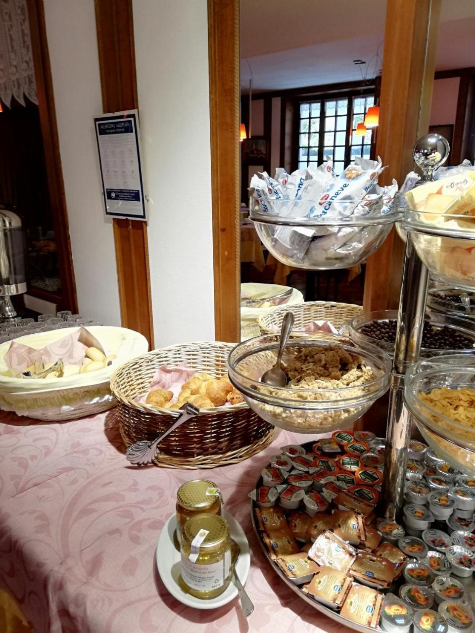 Hotel Fioroni ベッラージョ エクステリア 写真